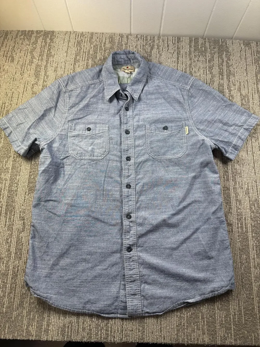 Woolrich Shirt Mens Medium Blue Short Sleeve Button Front Chambray Casual